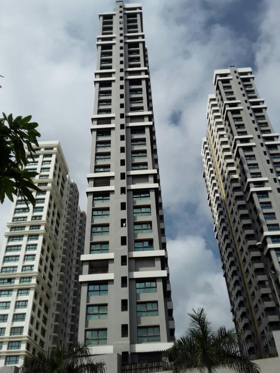 Royal Service Apatment Pimpri-Chinchwad Exteriör bild