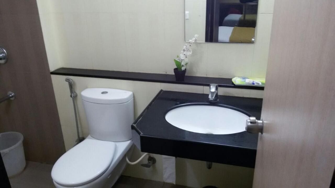 Royal Service Apatment Pimpri-Chinchwad Exteriör bild